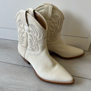 Steve Madden Genuine leather cowboy boots
